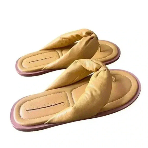 NEW Free People Vicenza Puffy Thong Sandals Flip Flops in Yellow - Picture 3 of 4